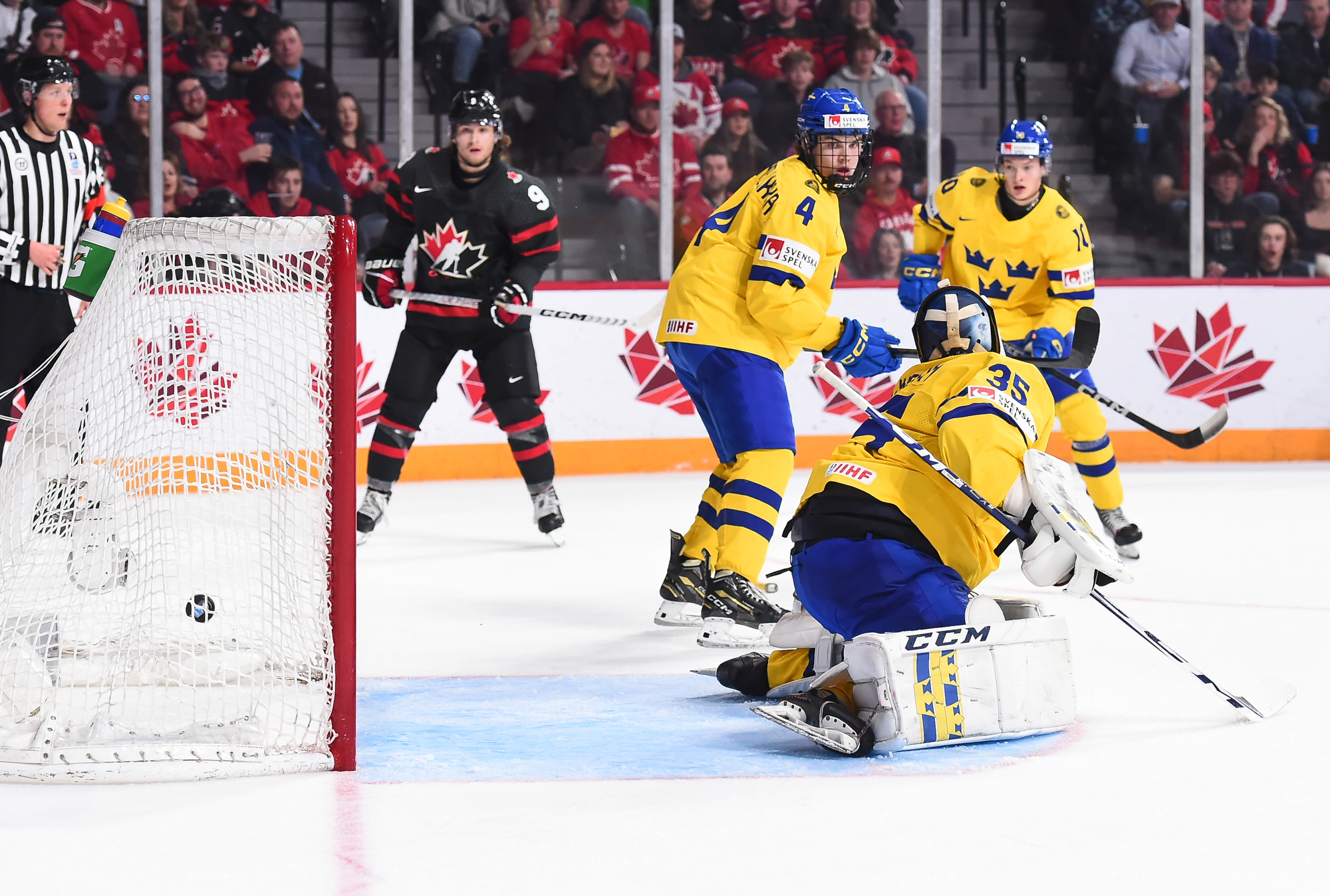 Iihf Gallery Canada Vs Sweden Iihf World Junior Championship