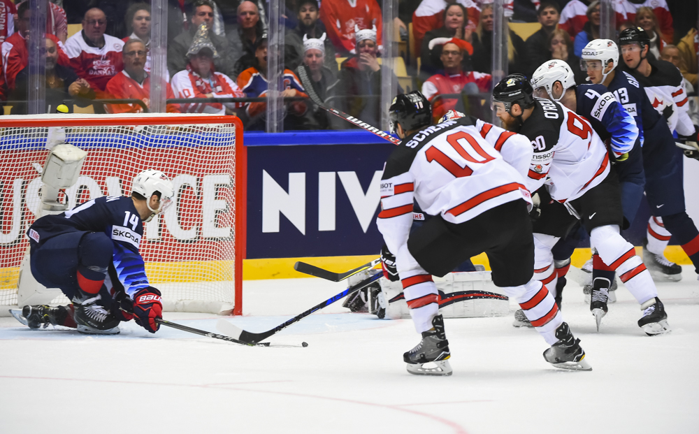 IIHF - Gallery: USA vs. Canada