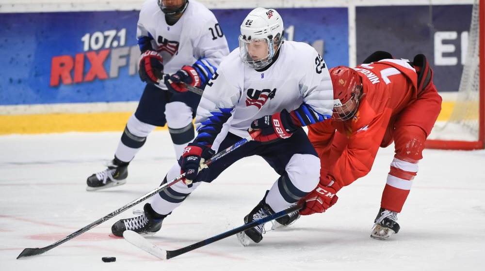 IIHF - USA outlasts Russia
