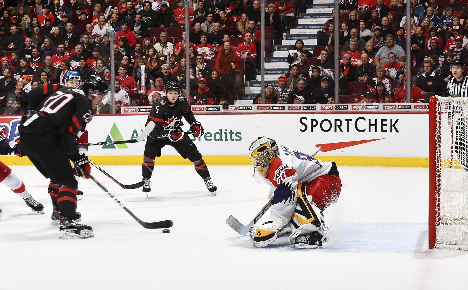 IIHF Gallery Canada vs. Czech Republic (2019 IIHF WJC)