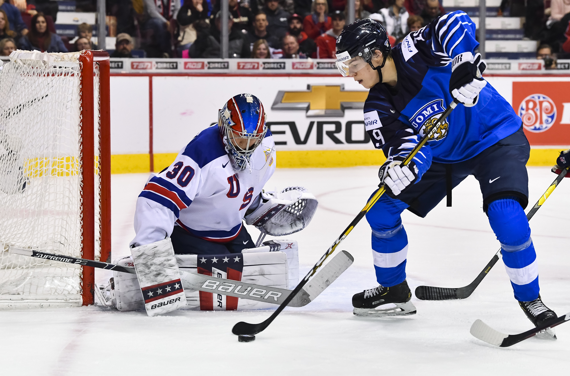 IIHF - Kaapo Kakko gives Finns gold