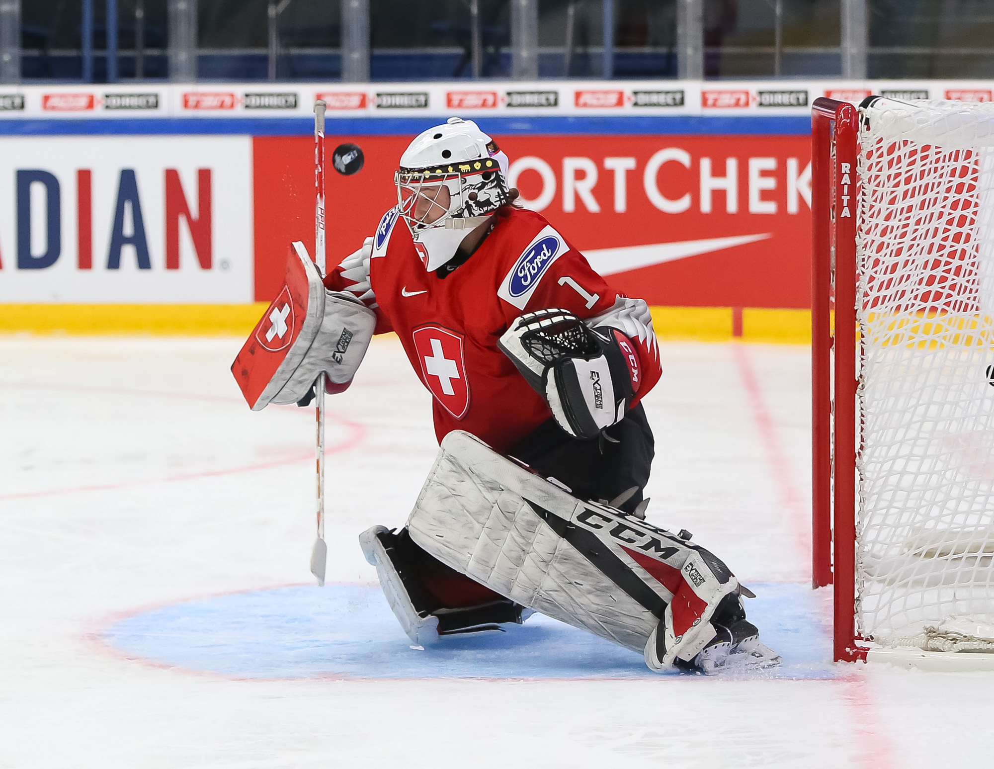 IIHF - Russians Edge Switzerland