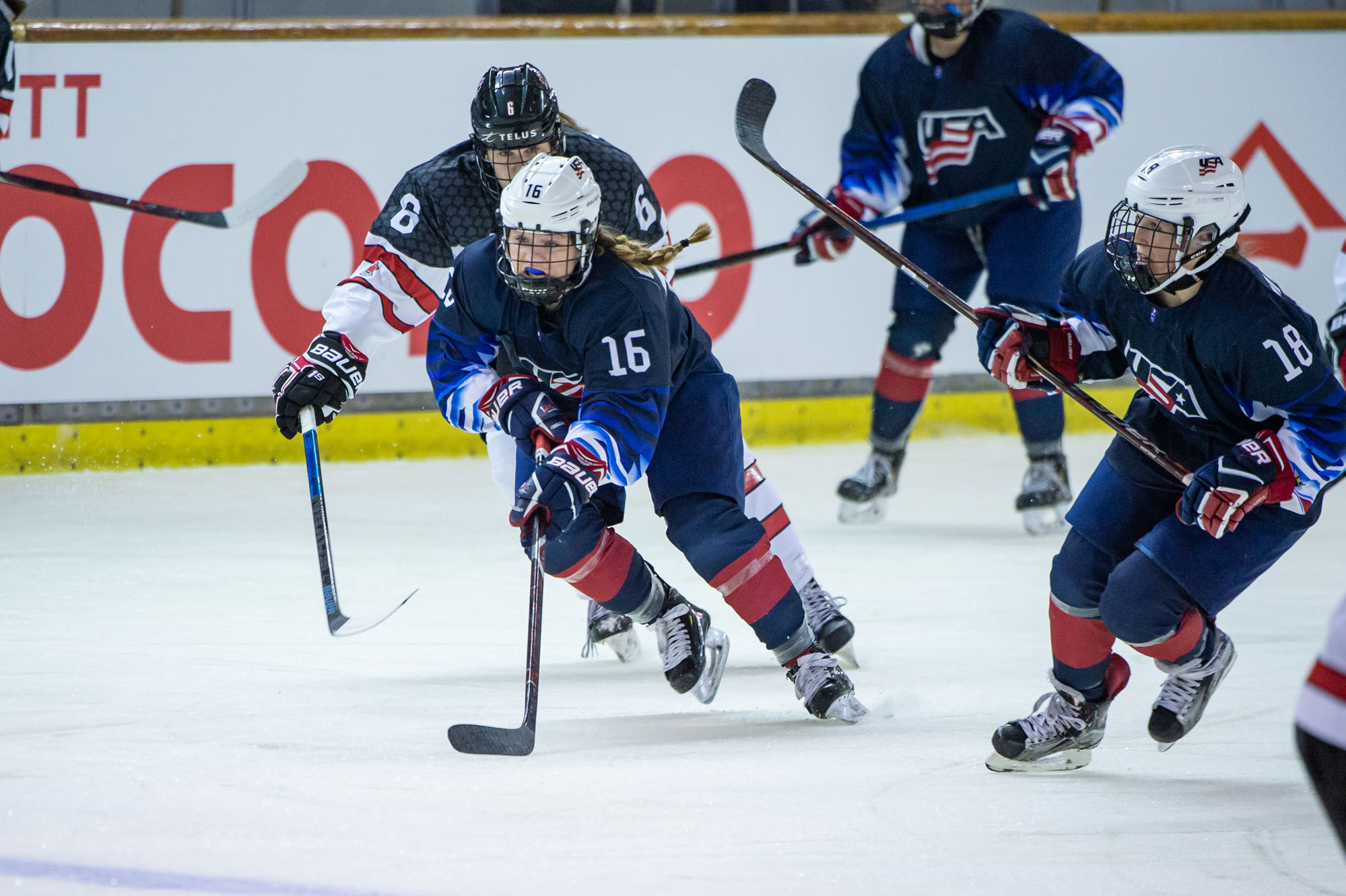 IIHF - Canada wins gold in OT