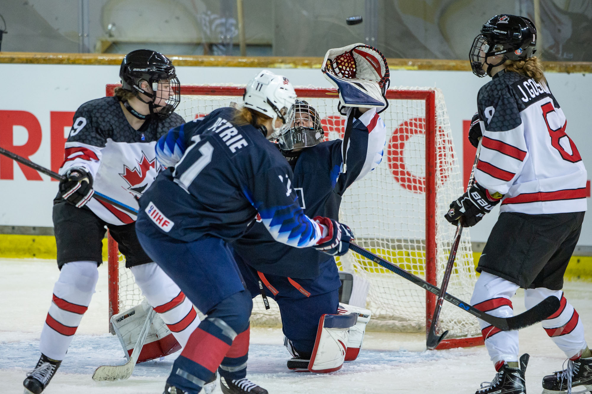 IIHF - Canada wins gold in OT