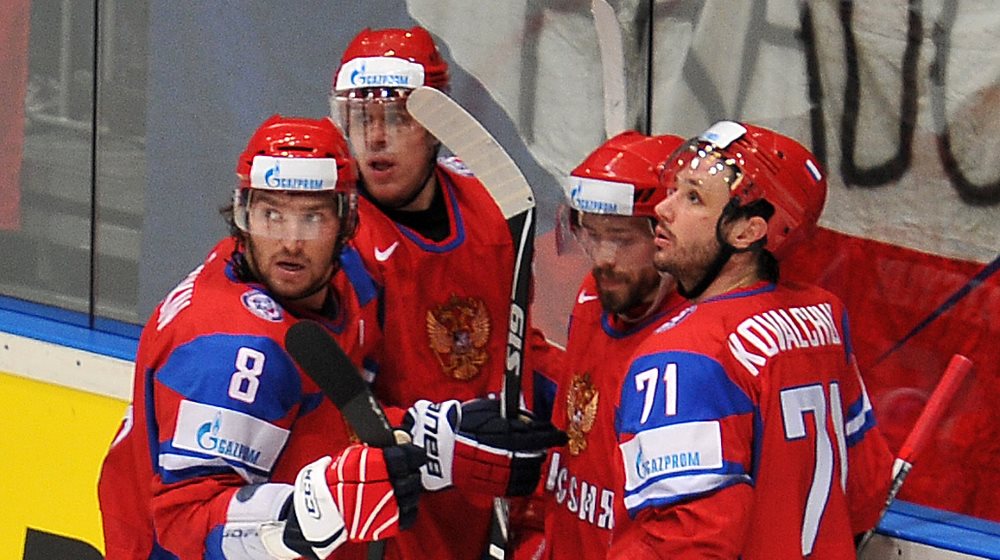 Alex Ovechkin officially signs with Dynamo Moscow - Sports Illustrated