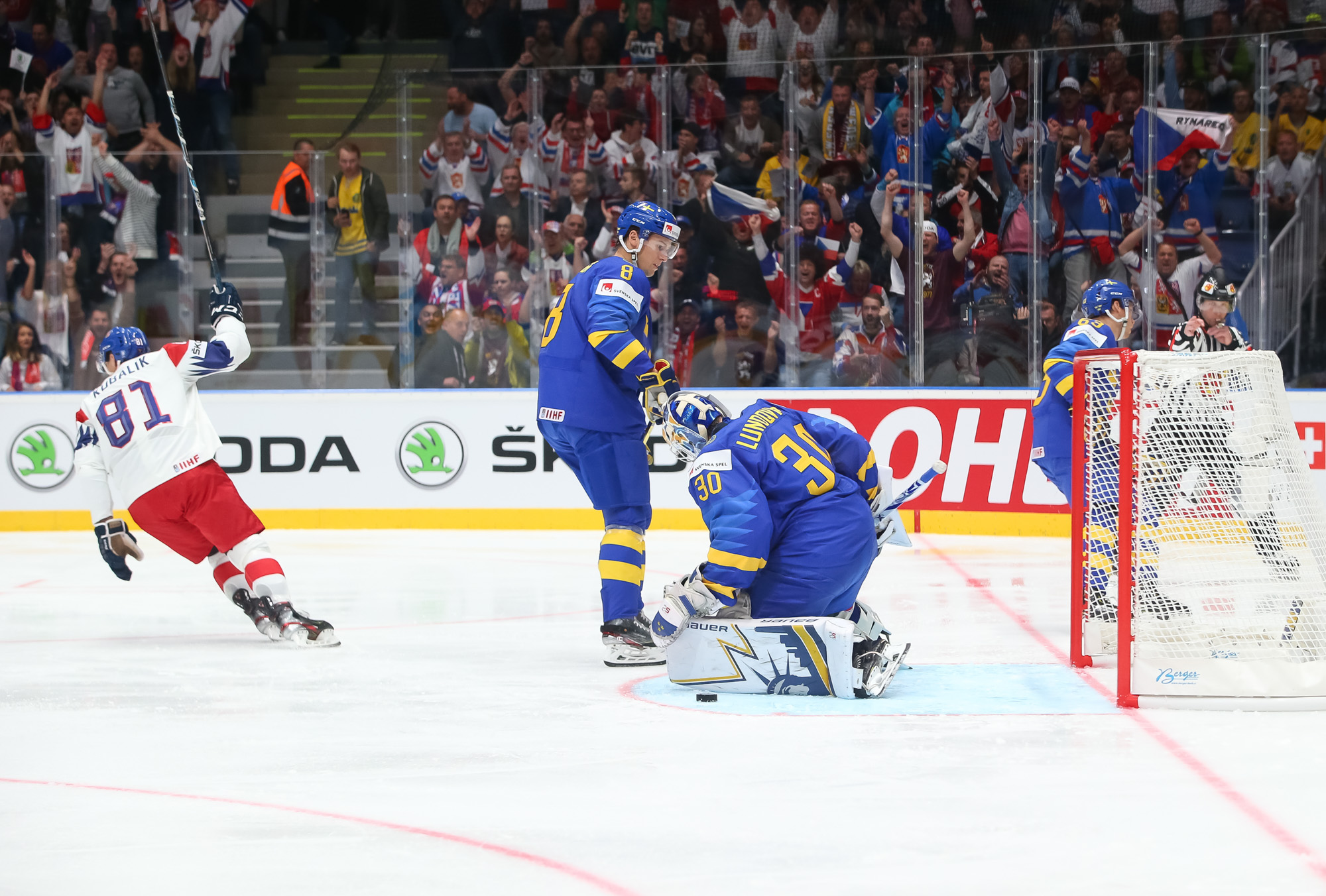 Jakub Vrana scores twice in Team Czech Republic's 5-2 win vs. Team Sweden -  IIHF World Championship 