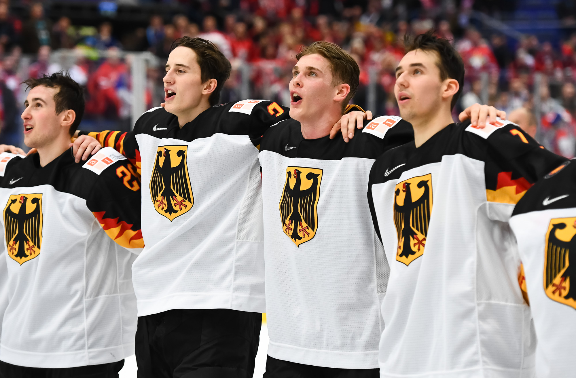 Hockey germany. Сборная Германии по хоккею сборная Германии по хоккею. Молодежная сборная Германии по хоккею. Форма Германии по хоккею. Форма сборной Германии по хоккею.