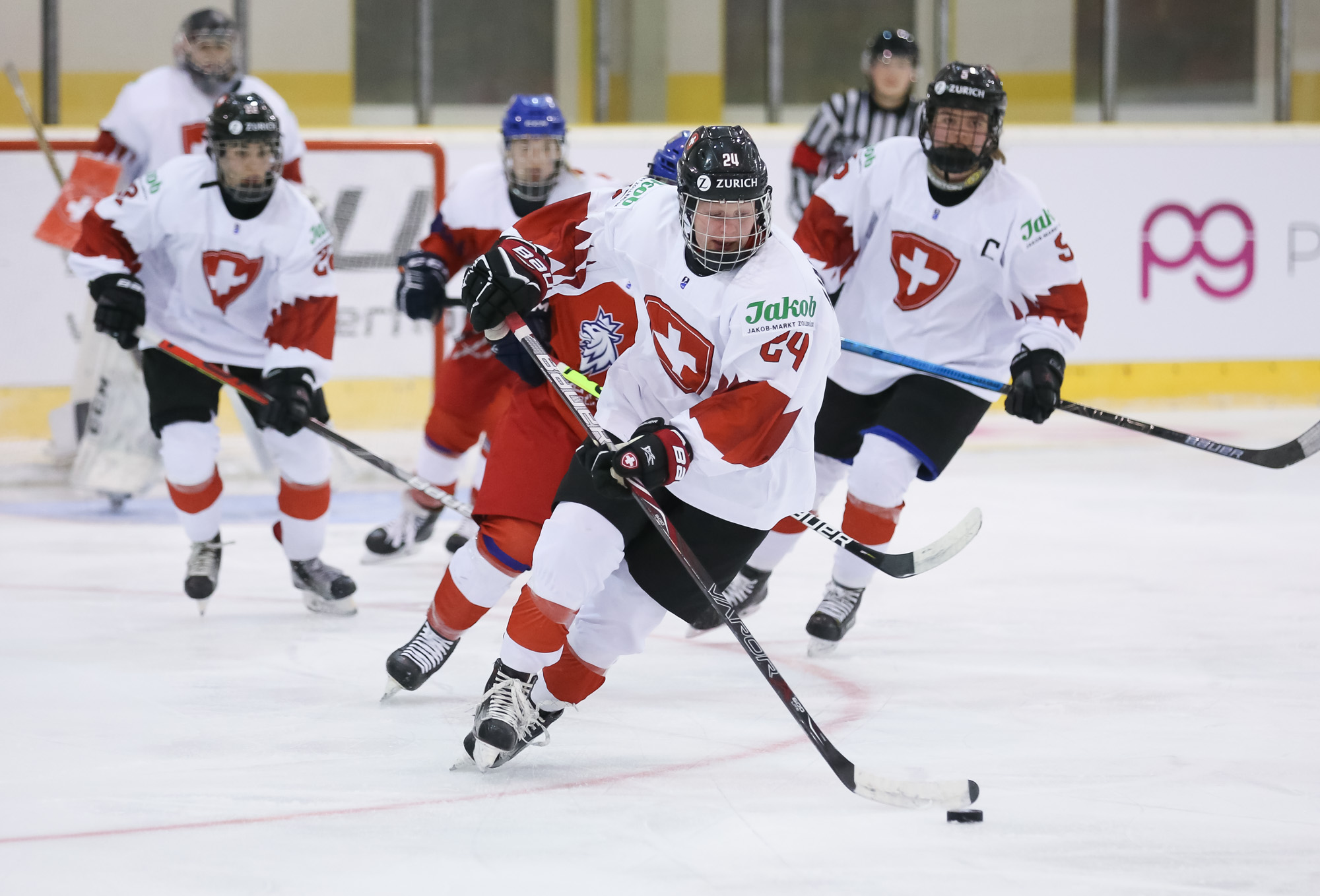 IIHF Zimmerman gives Swiss the win