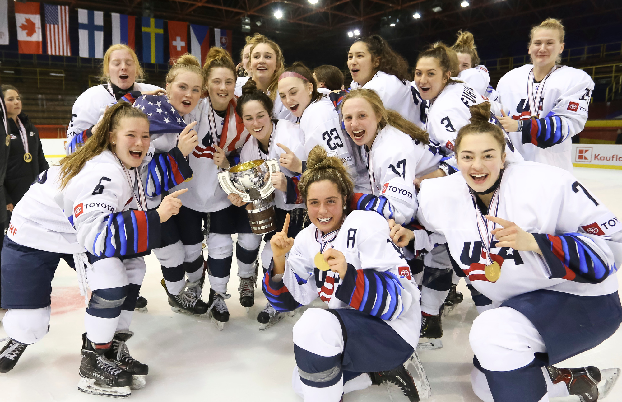 IIHF Gallery Canada vs. USA (Final) 2020 IIHF Ice Hockey U18 Women