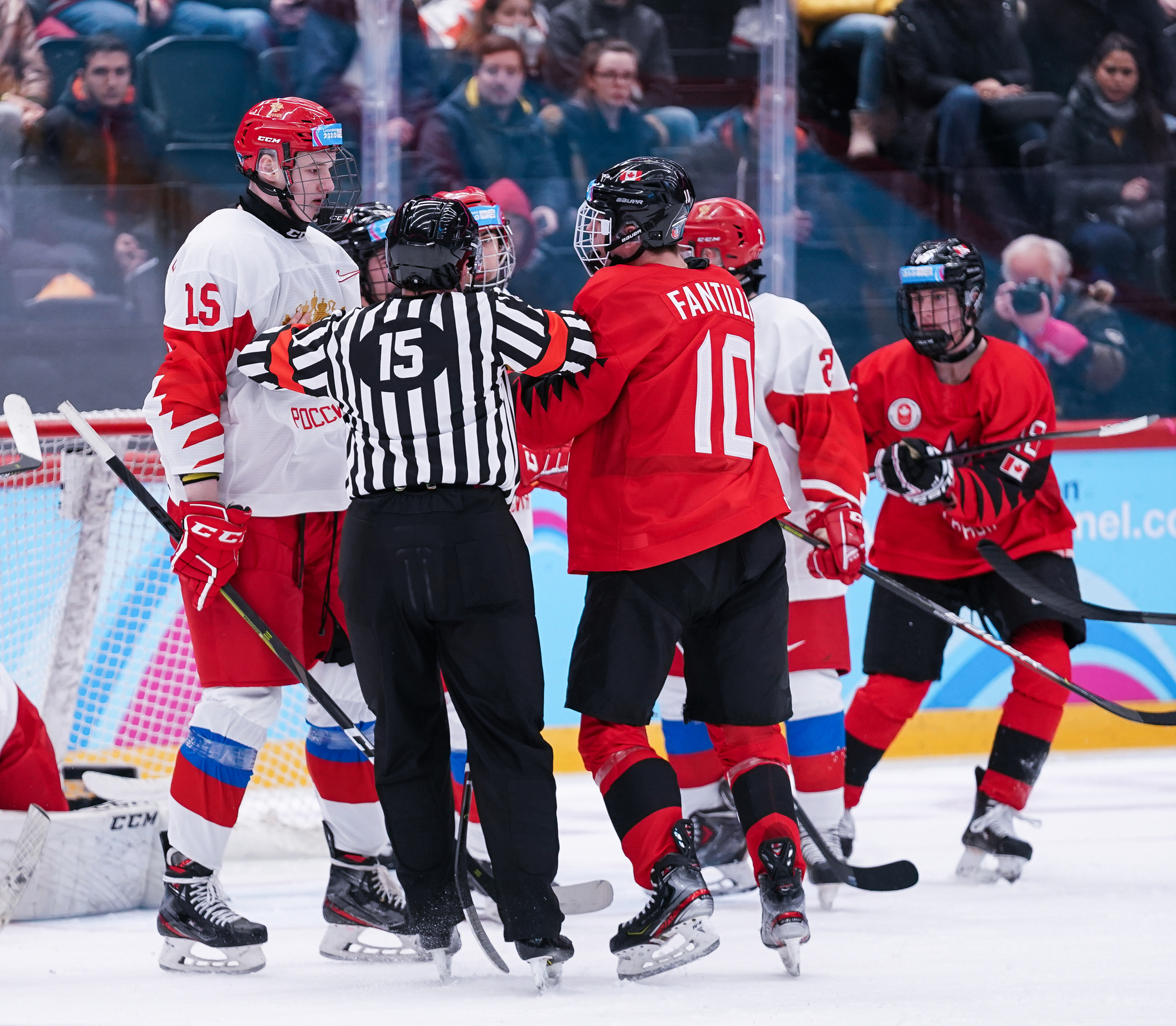 IIHF - Russia gives Canada a lesson