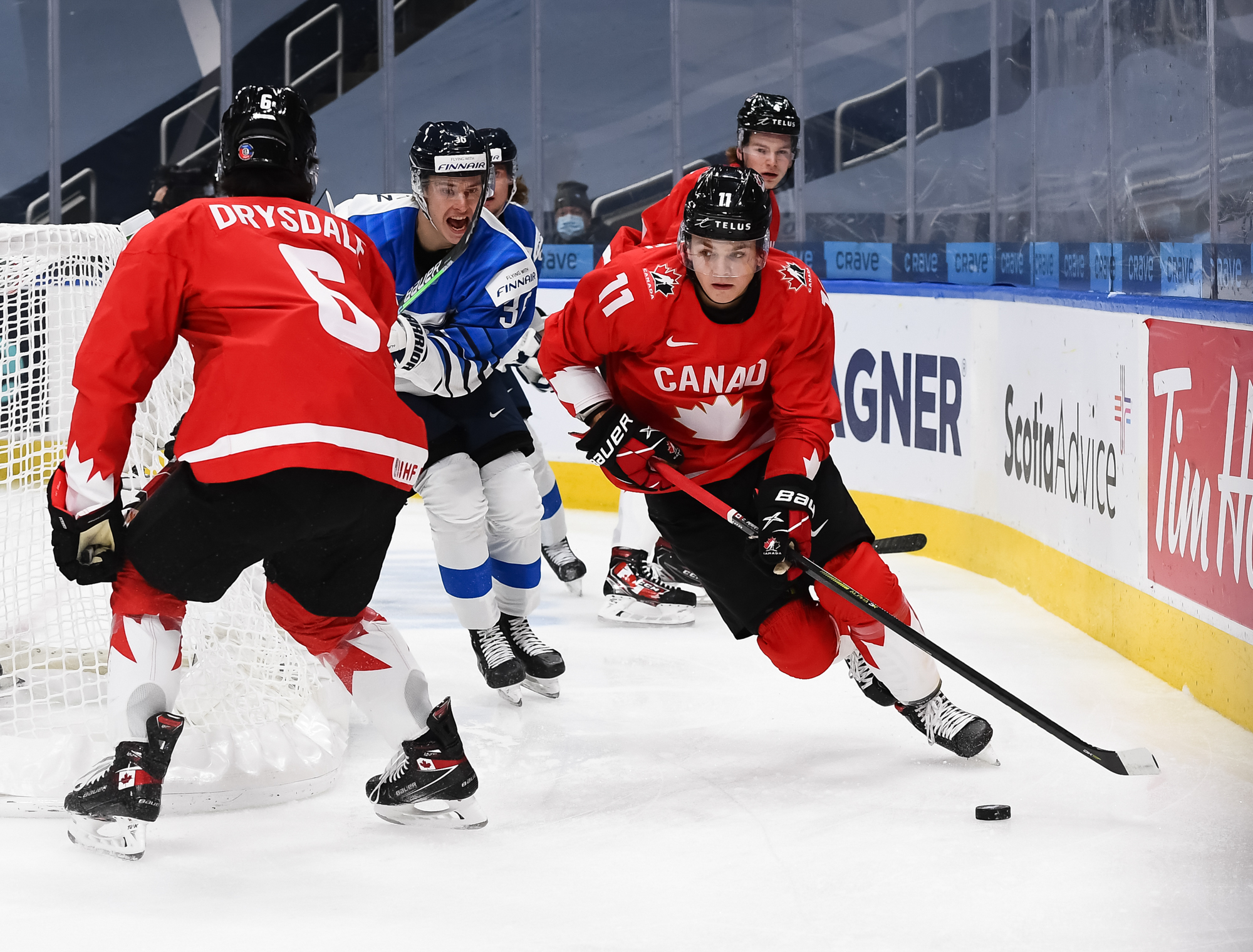 IIHF - Canada overwhelms Finland