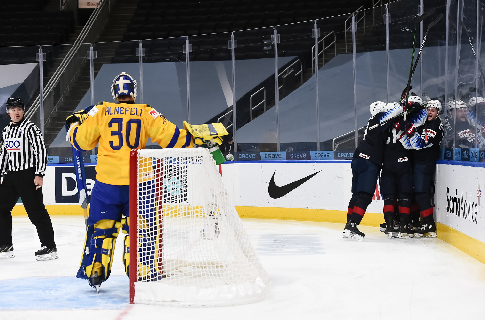 IIHF - U.S. blanks Sweden to top Group B