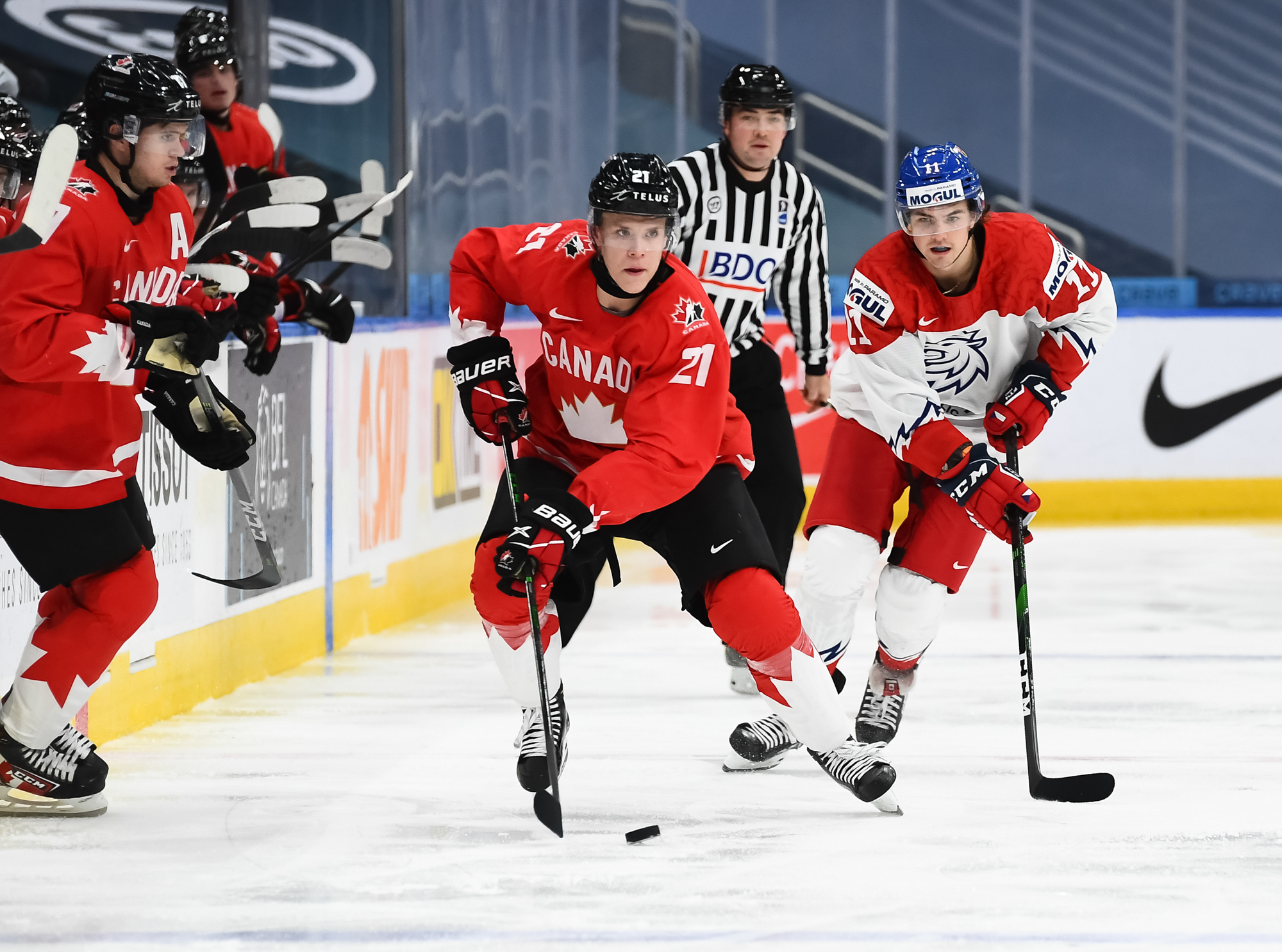 IIHF - Canada eliminates Czechs