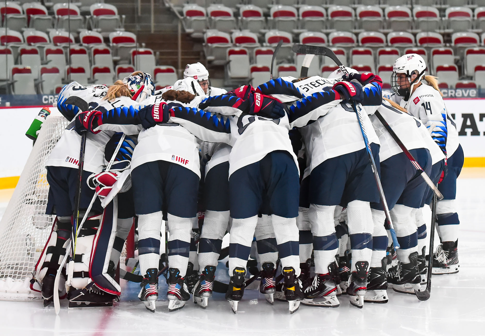 Canada's Marie-Philip Poulin hits 200-point milestone in Rivalry