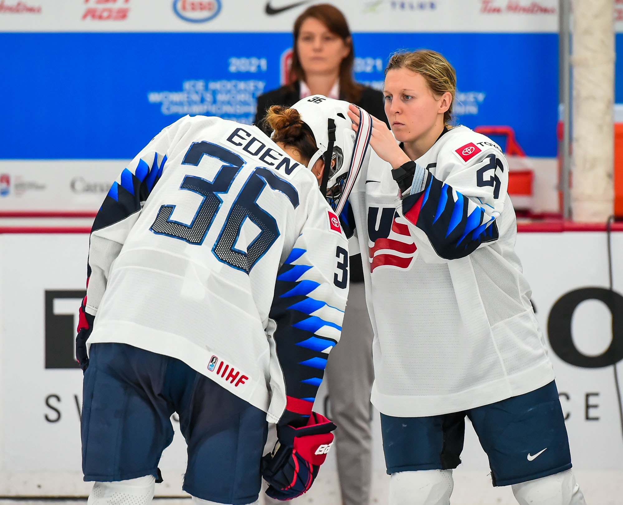 Canada's Marie-Philip Poulin hits 200-point milestone in Rivalry