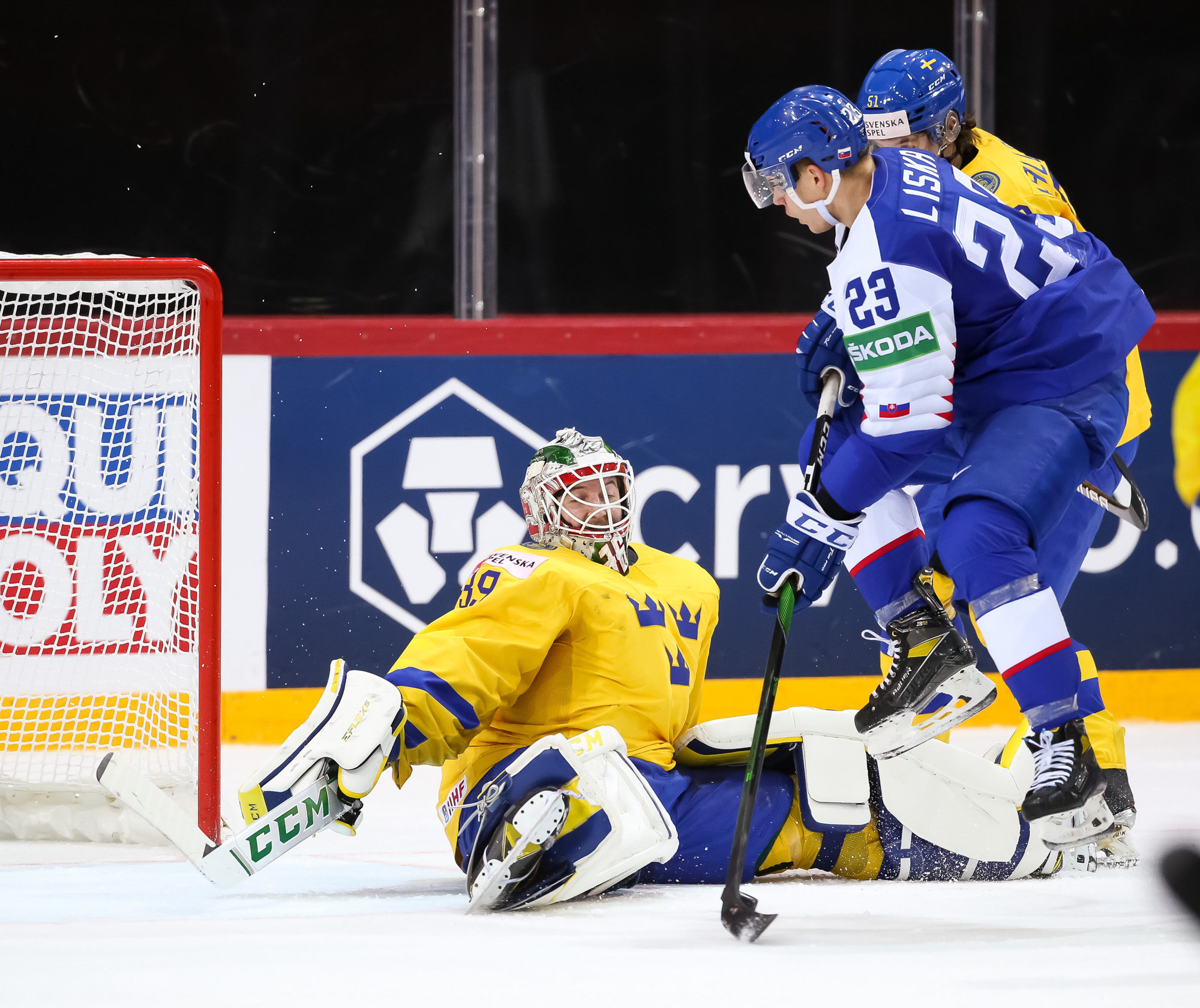 IIHF - Swedes Hang On For Big Win