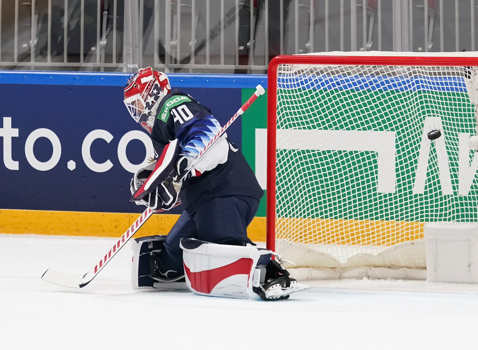 IIHF U.S. tops Slovakia to make semifinals