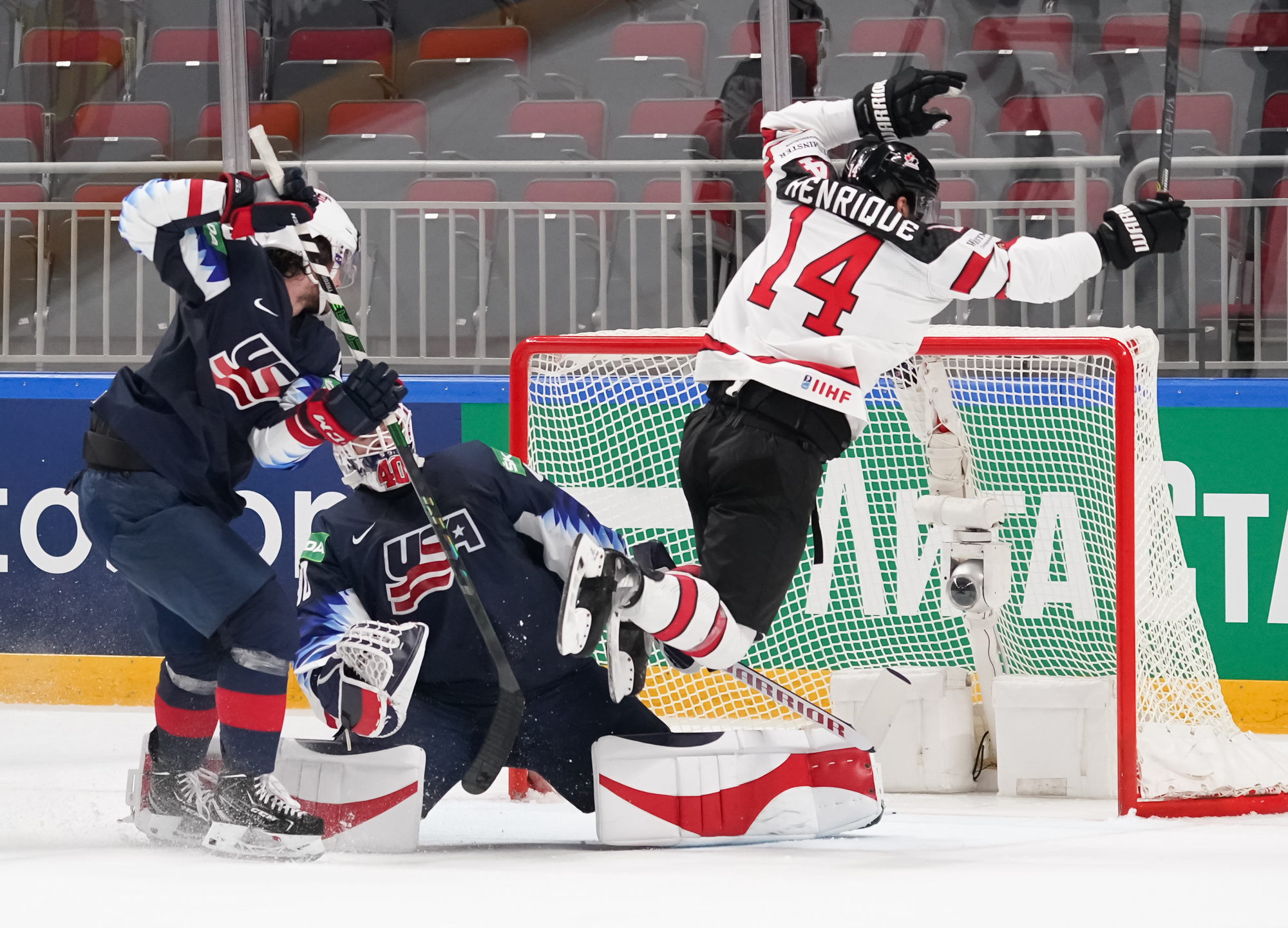 IIHF - Canada Going For Gold