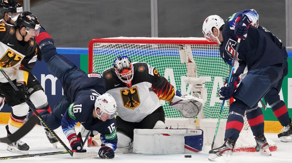 IIHF - U.S. edges Germany