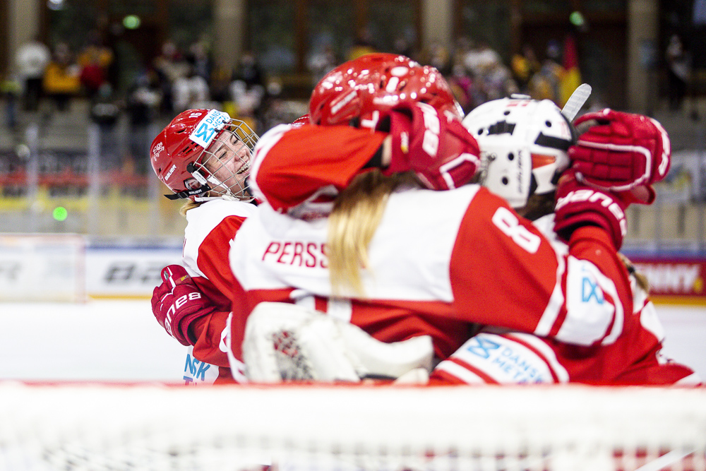 IIHF on Twitter: The IIHF membership approved having the #WomensWorlds in  Olympic years. Denmark🇩🇰 is the applicant for the event in August 2022  with venues to be determined. Click here for more