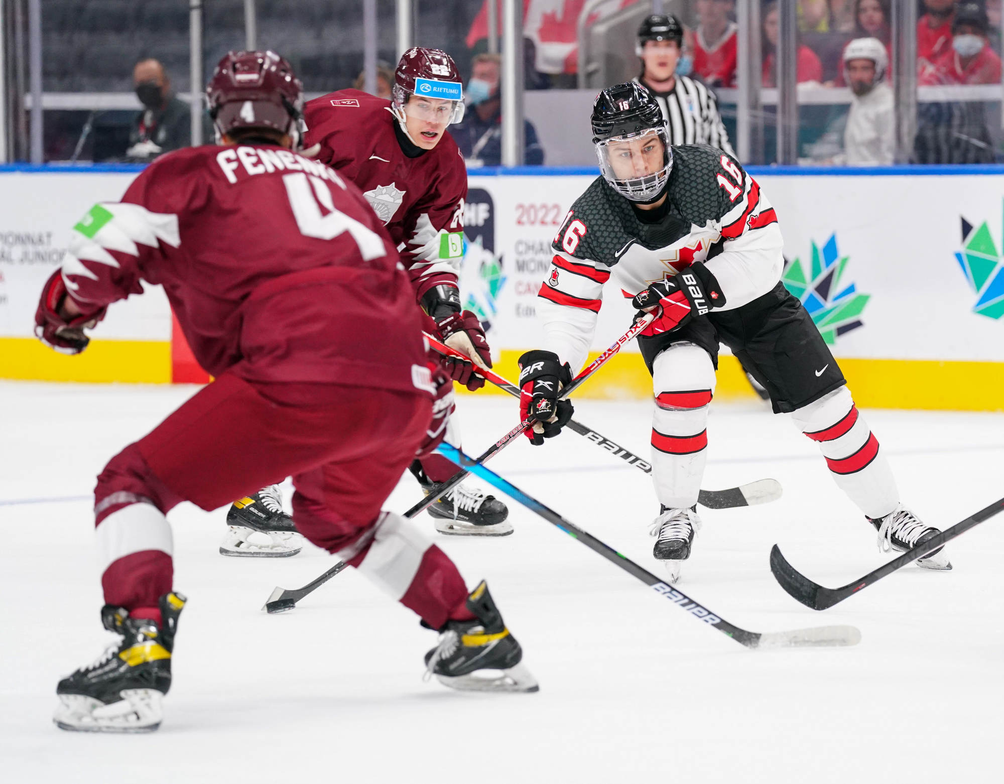 IIHF - Canada off and running