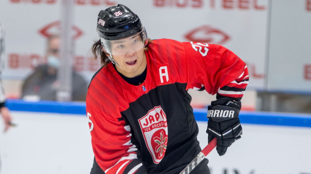 Globetrotting Yushiro Hirano hopes long hockey road trip leads to