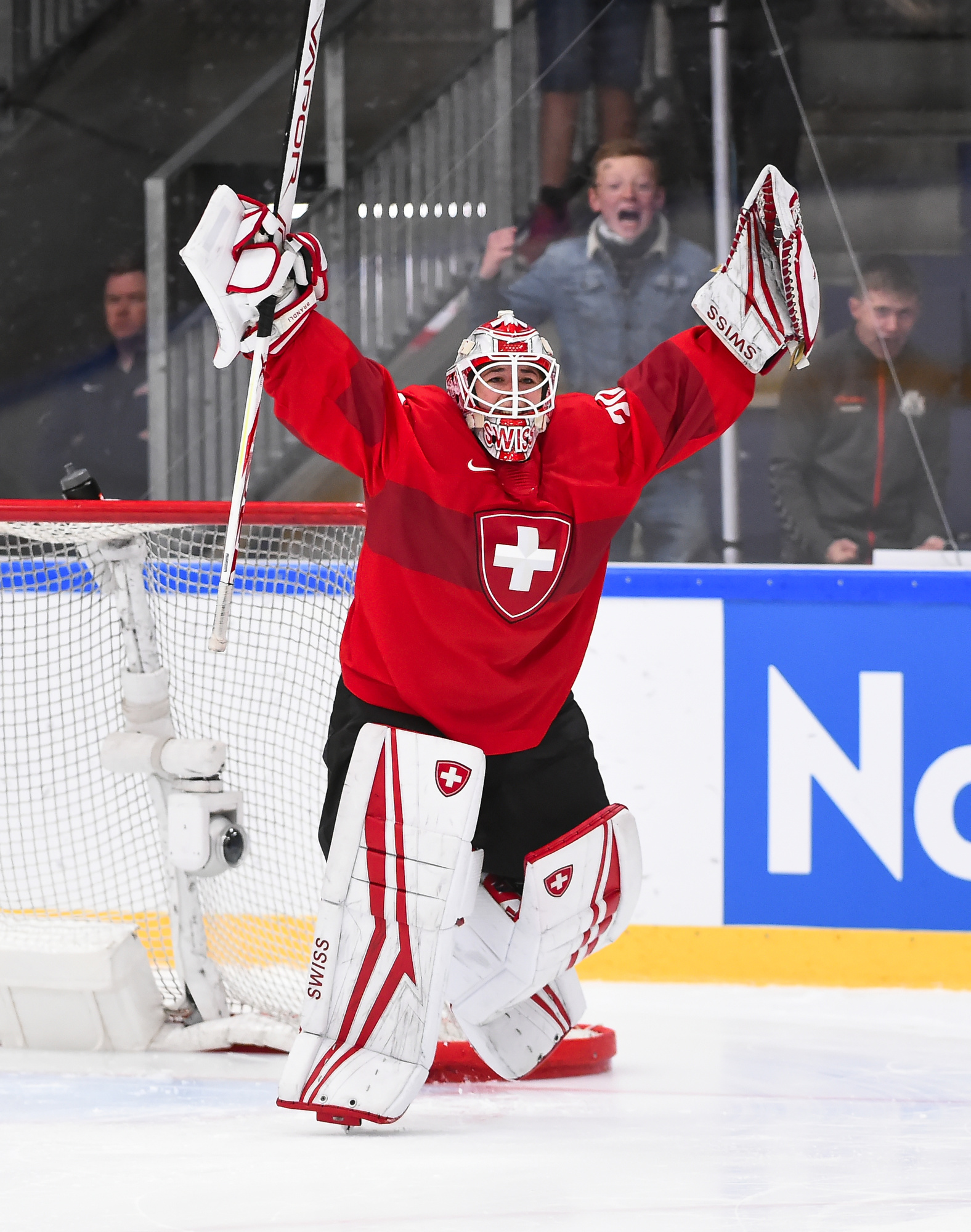 IIHF - Swiss To Semis After Shootout Win