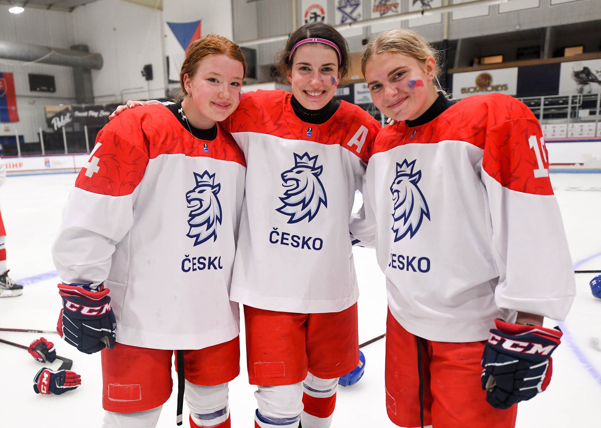 Redesigning Czechia and Slovakia's 2022 Olympic Hockey Jerseys - The Win  Column