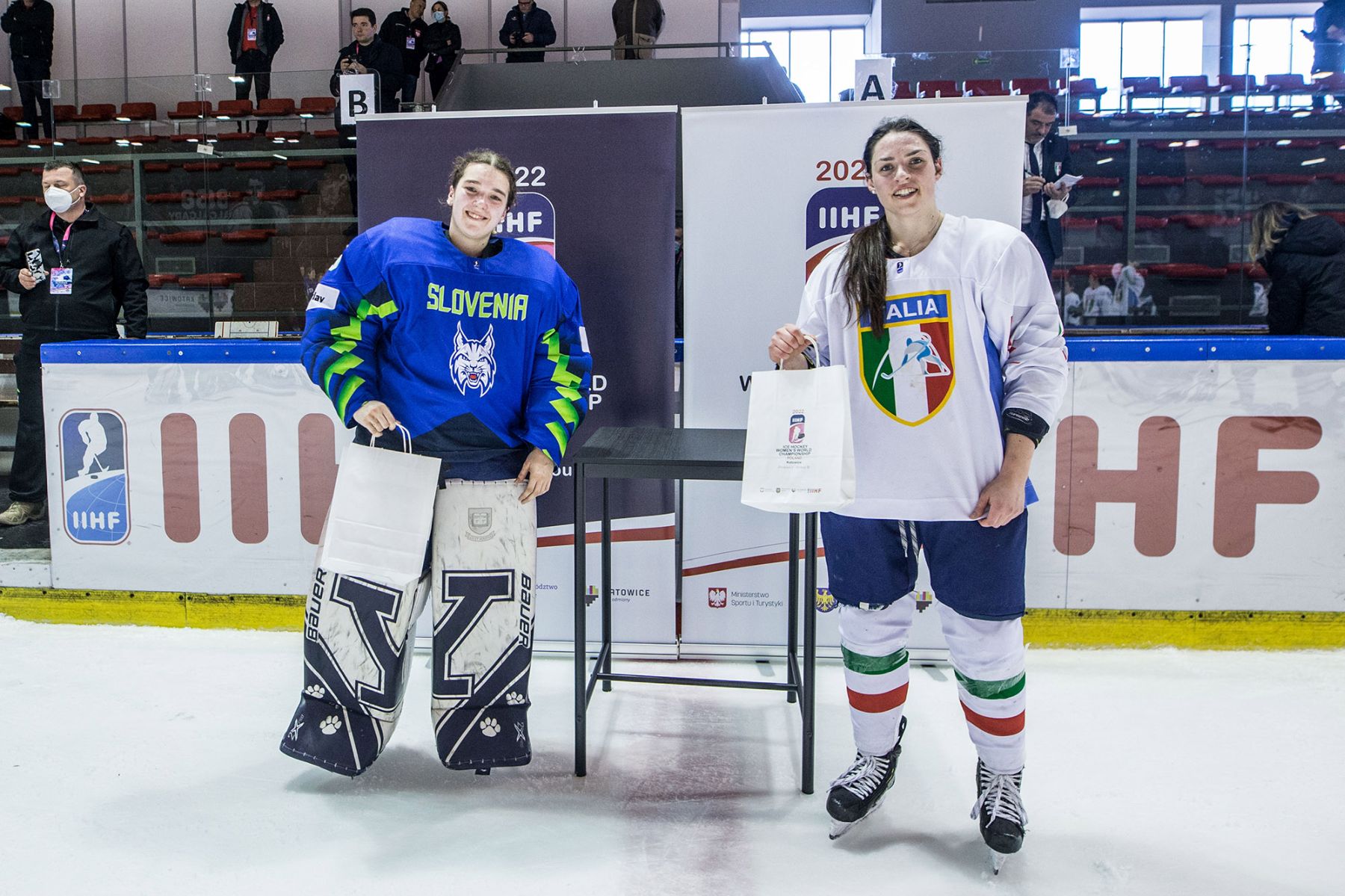 IIHF - Gallery: 2022 IIHF Ice Hockey Women's World Championship Division I  Group A