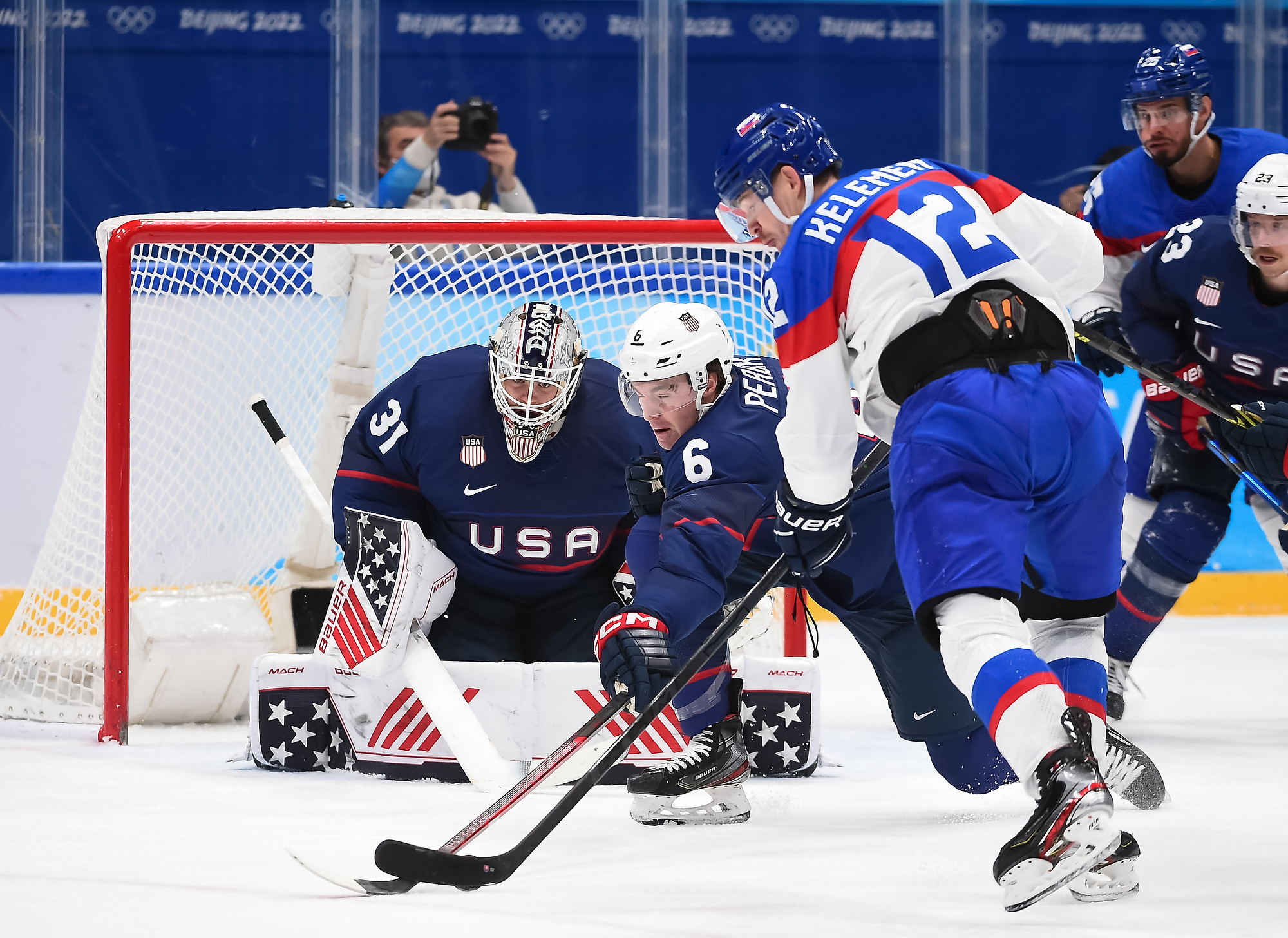 IIHF on X: 🚨 SOUND THE ALARM! Juraj Slafkovsky scores for @HockeySlovakia  and gets the first goal of the game against @usahockey #Beijing2022 #USASVK  #icehockey  / X