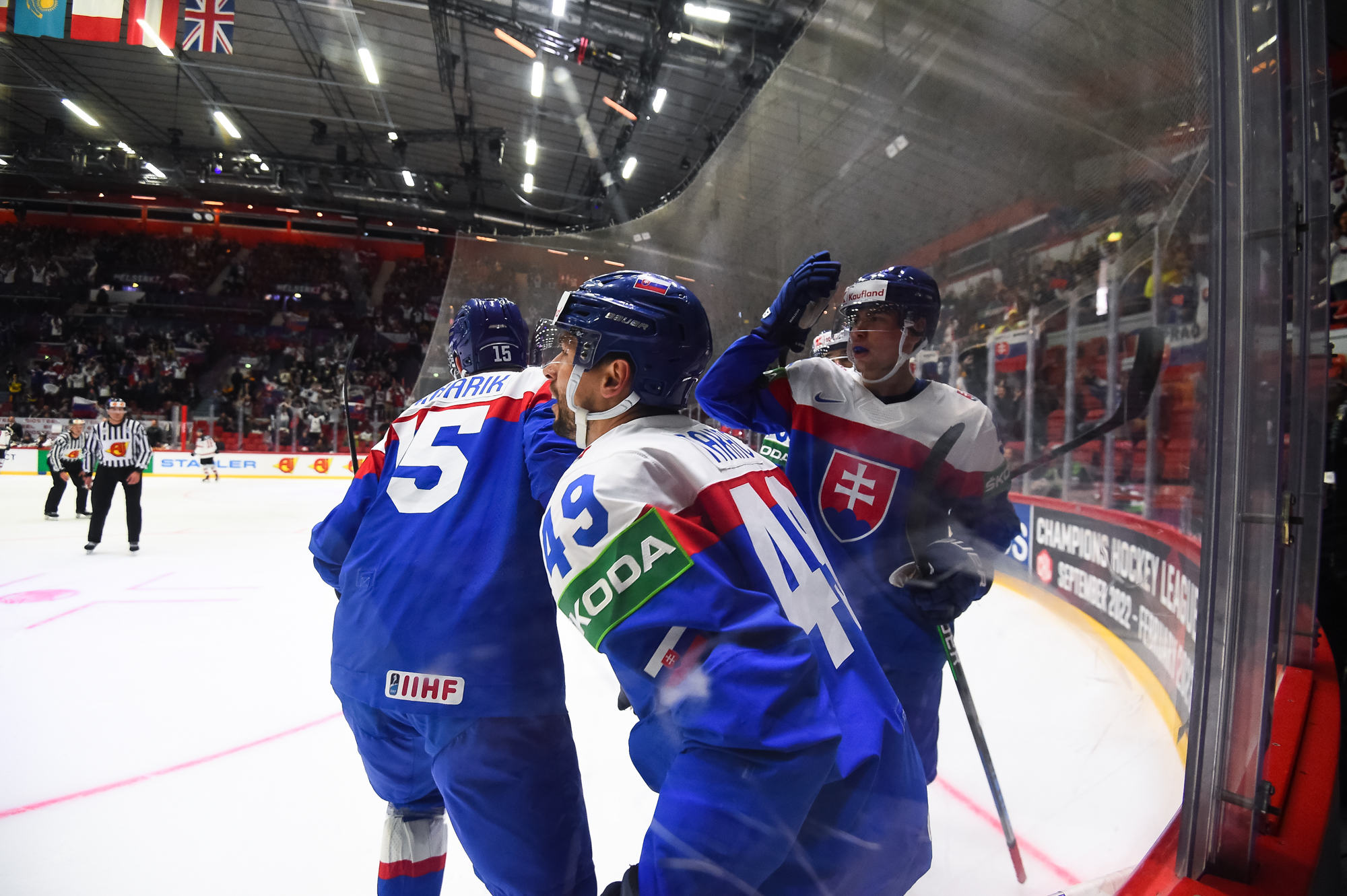 Швейцария словакия. Форма хк Слован Братислава. HC Slovan elwktricka.