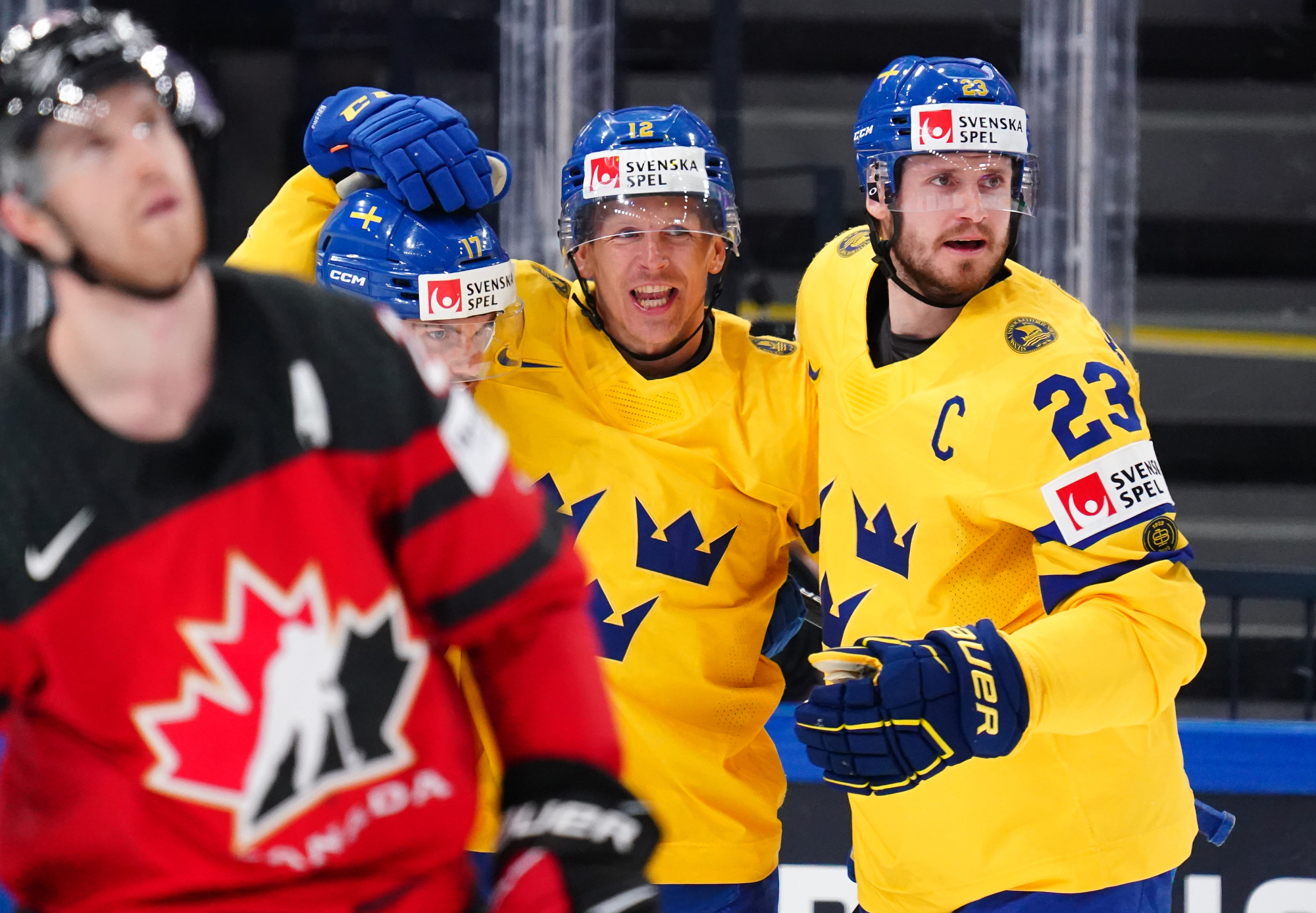 IIHF - Batherson caps comeback in OT