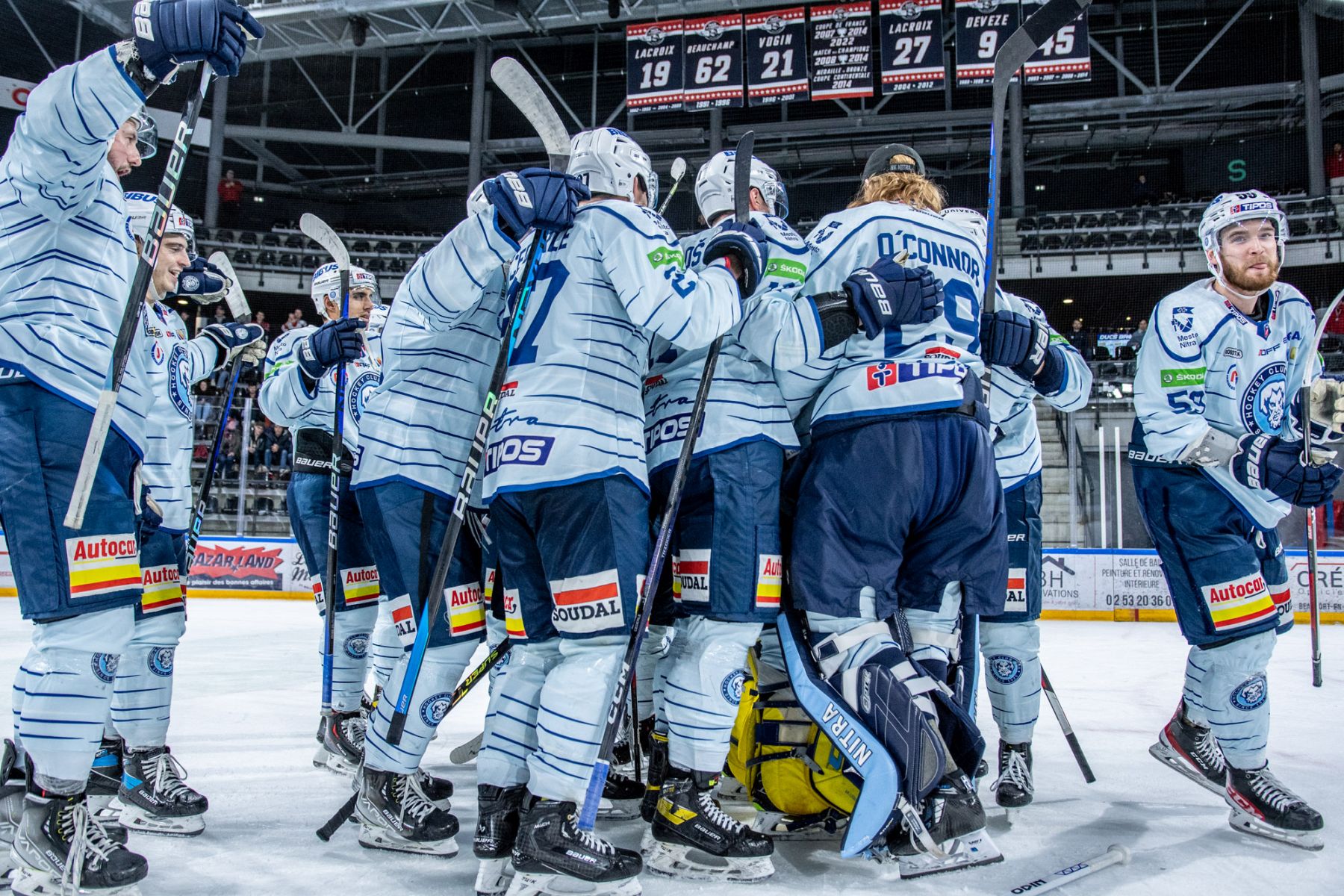 Шайбы на Кубке Гагарина. Кубок Золотая шайба. Continental Cup. Nitra Speed.