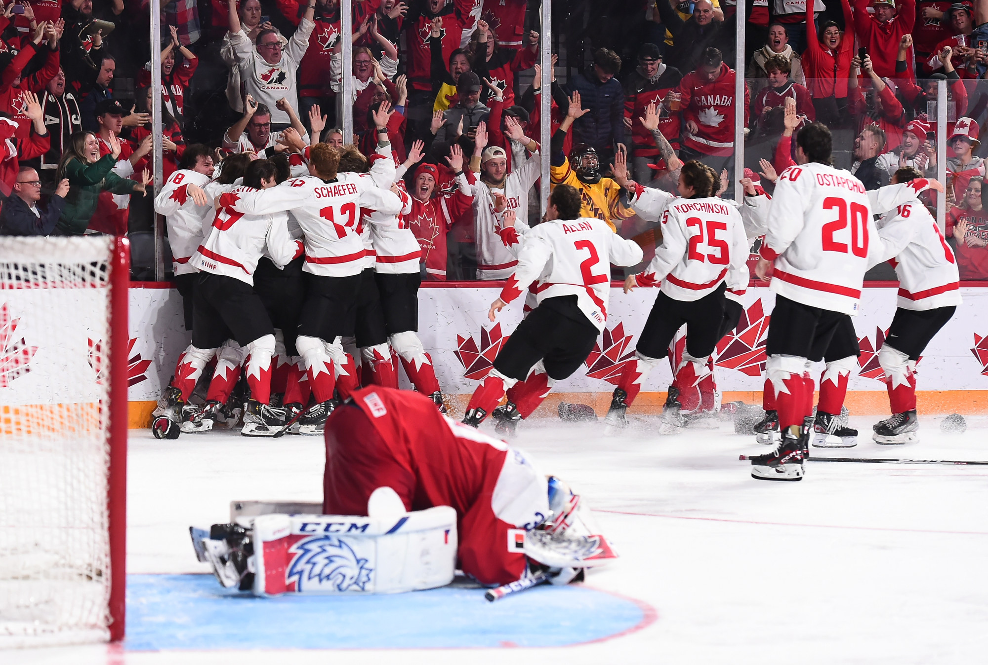 IIHF WORLD JUNIORS: Guenther scores golden goal as Canada captures title in  overtime