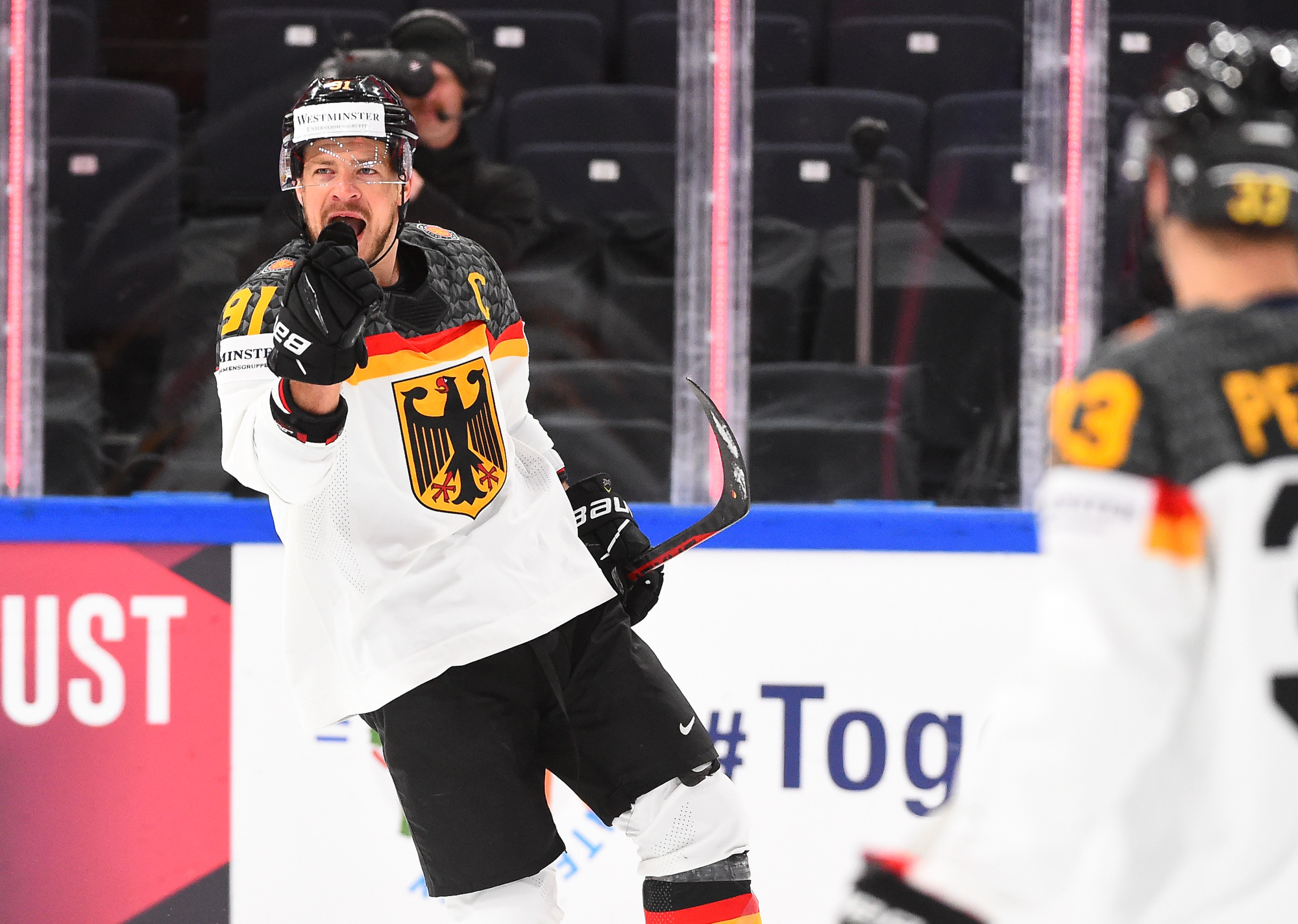 IIHF - Germany gets first win in OT