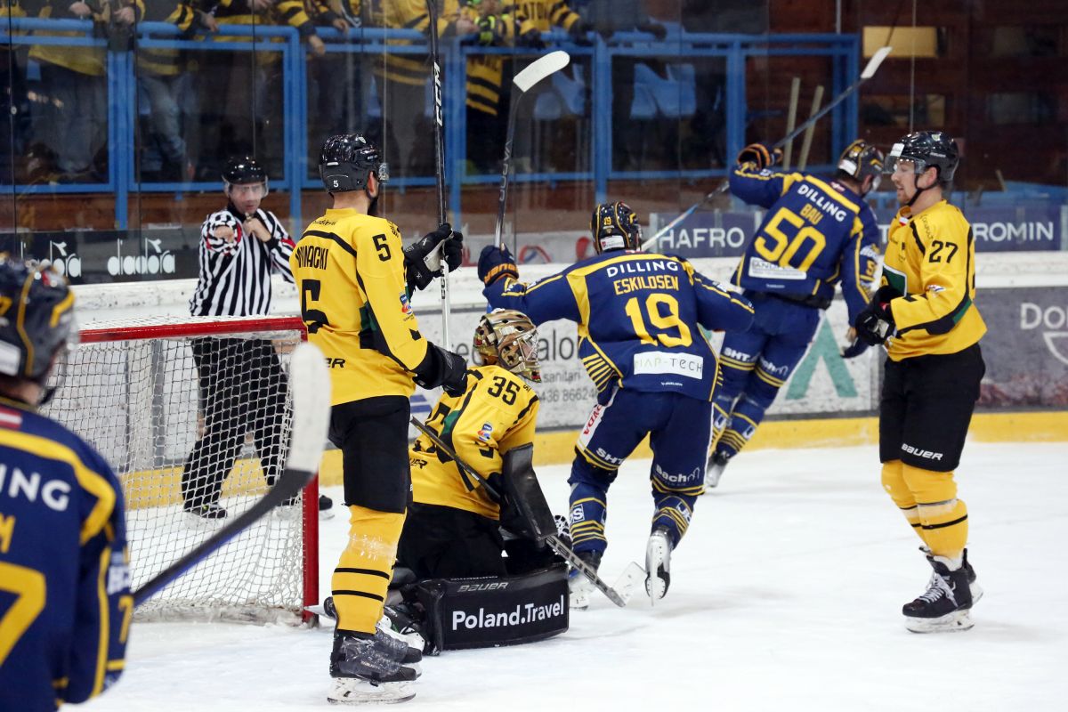 IIHF - Gallery: 2024 IIHF Continental Cup - Group F - GKS Katowice vs Ferencvarosi  TC