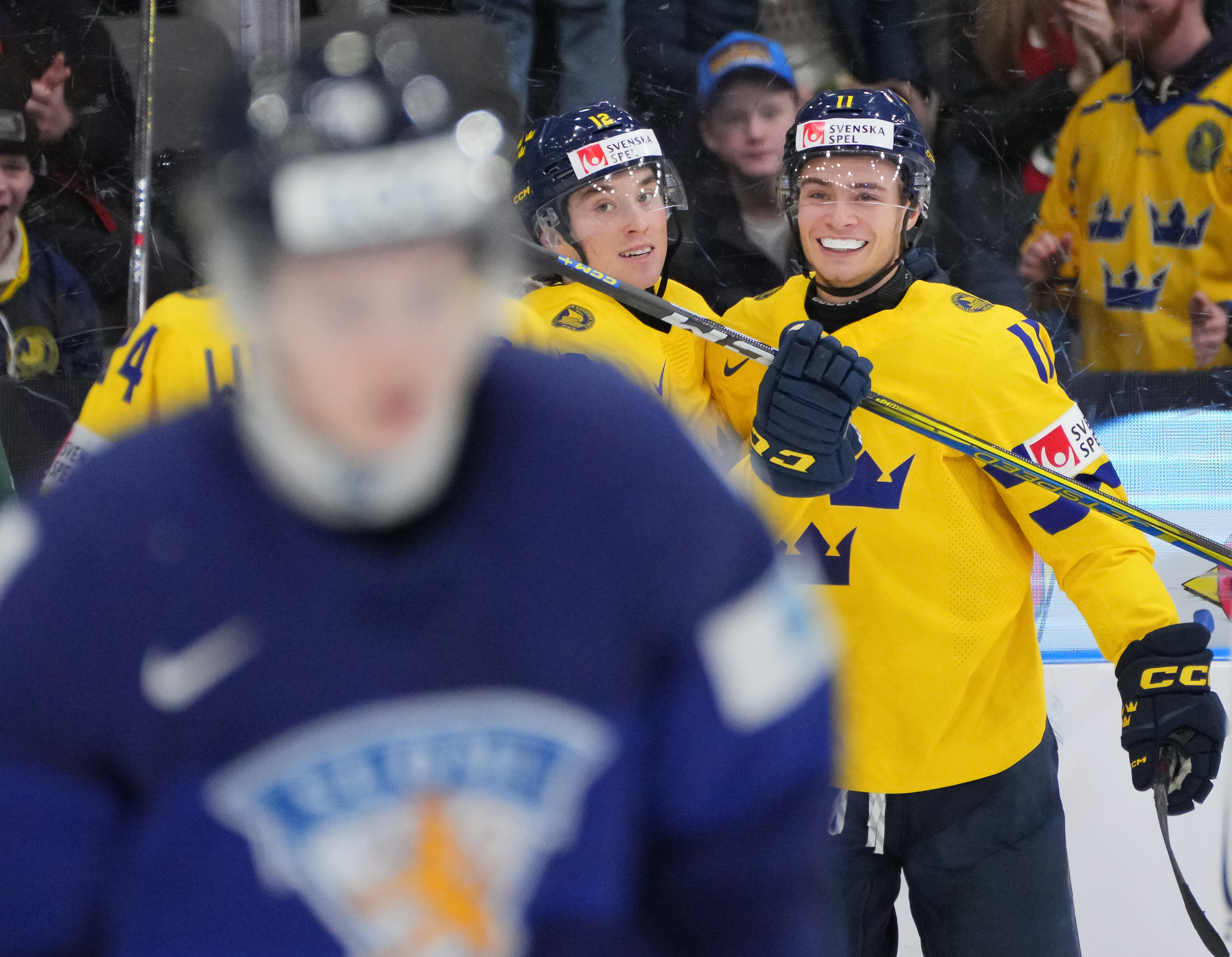 IIHF Finns win, Sweden still first