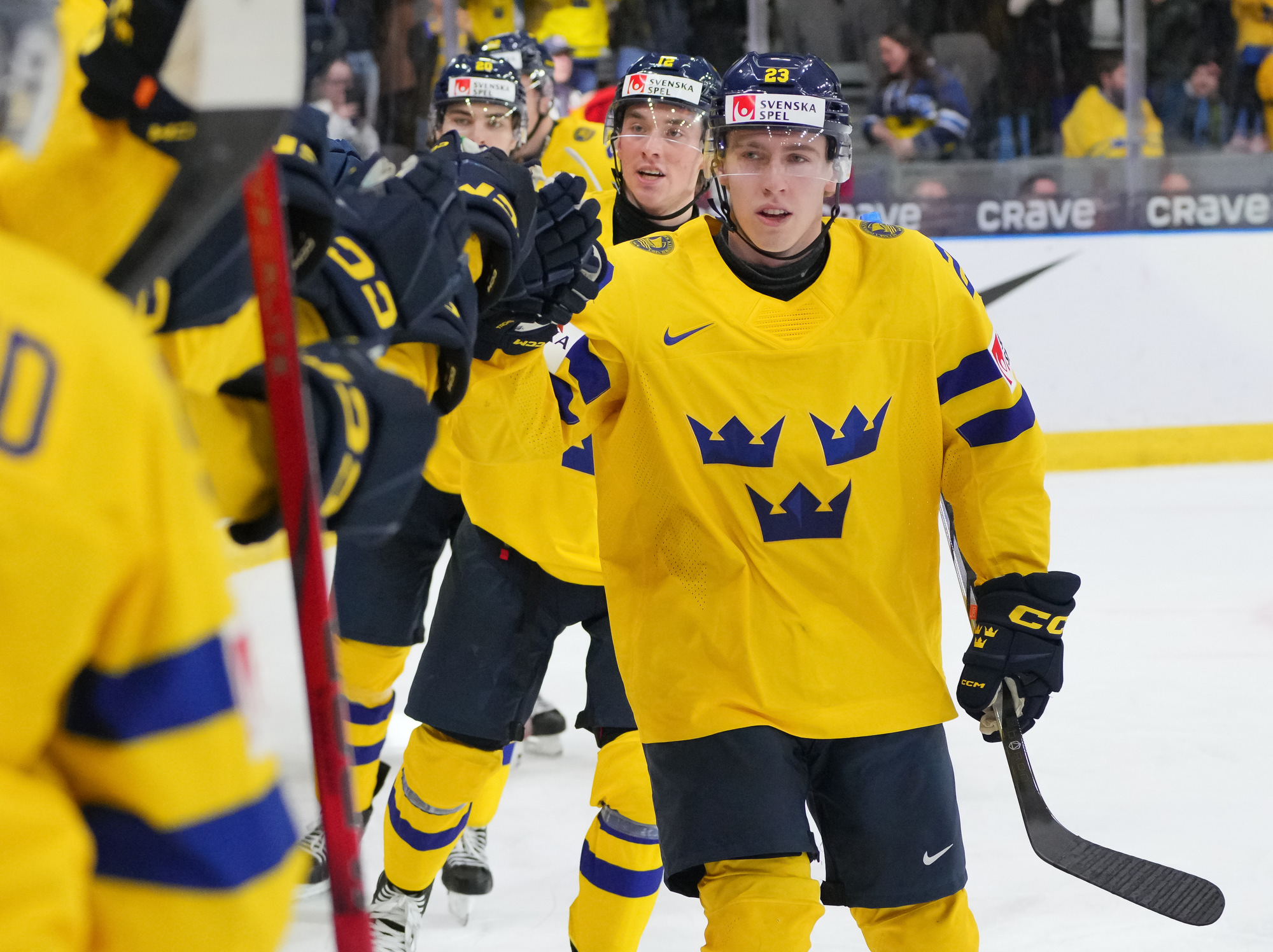 IIHF Finns win, Sweden still first