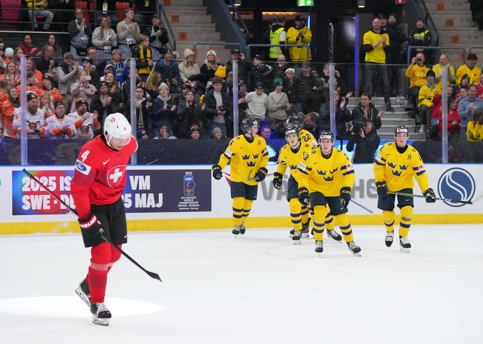 IIHF Gallery Sweden Vs Switzerland QF 2024 IIHF World Junior   20240102 389171 Mz 