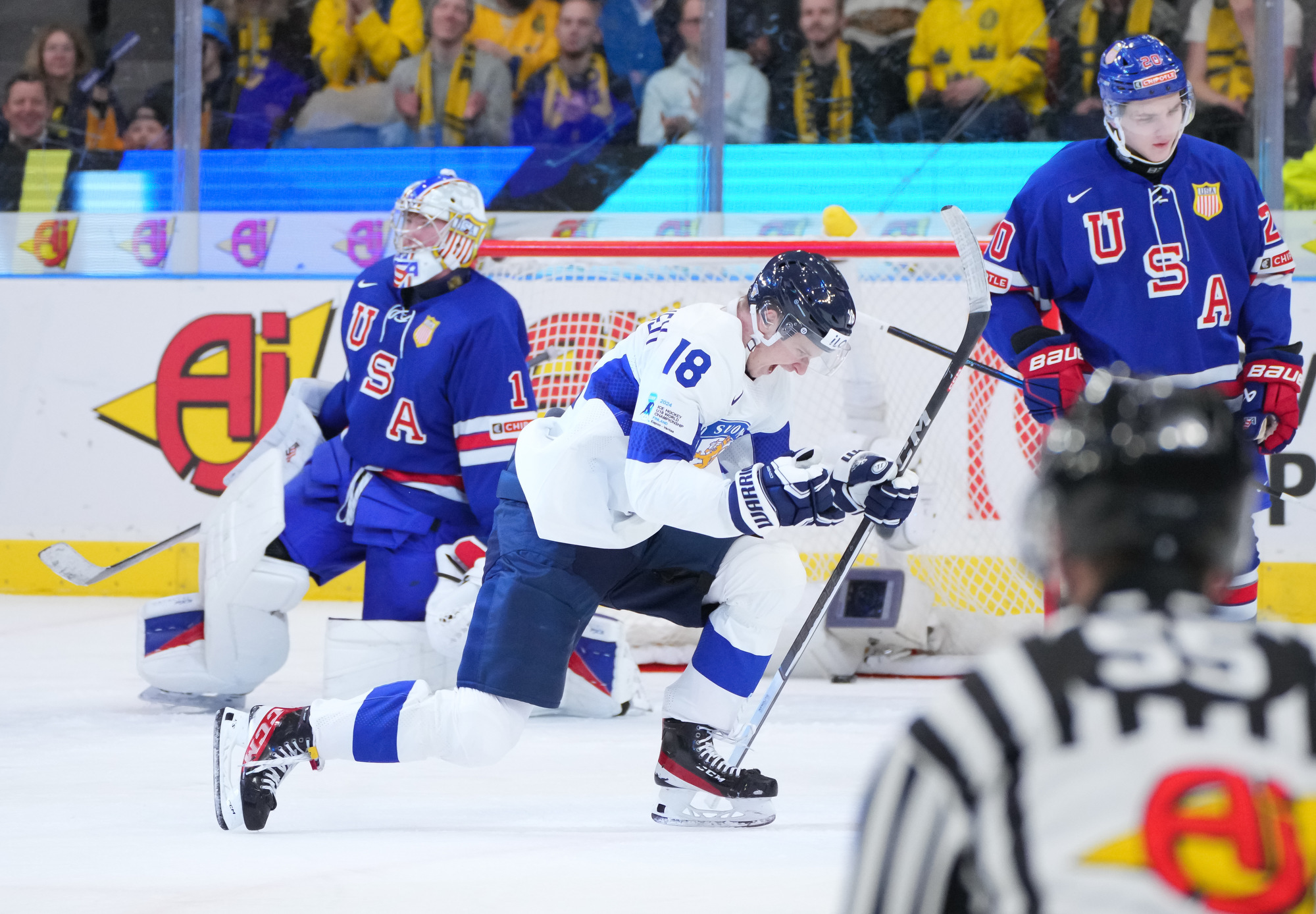 IIHF Gallery United States vs Finland (SF) 2024 IIHF World Junior