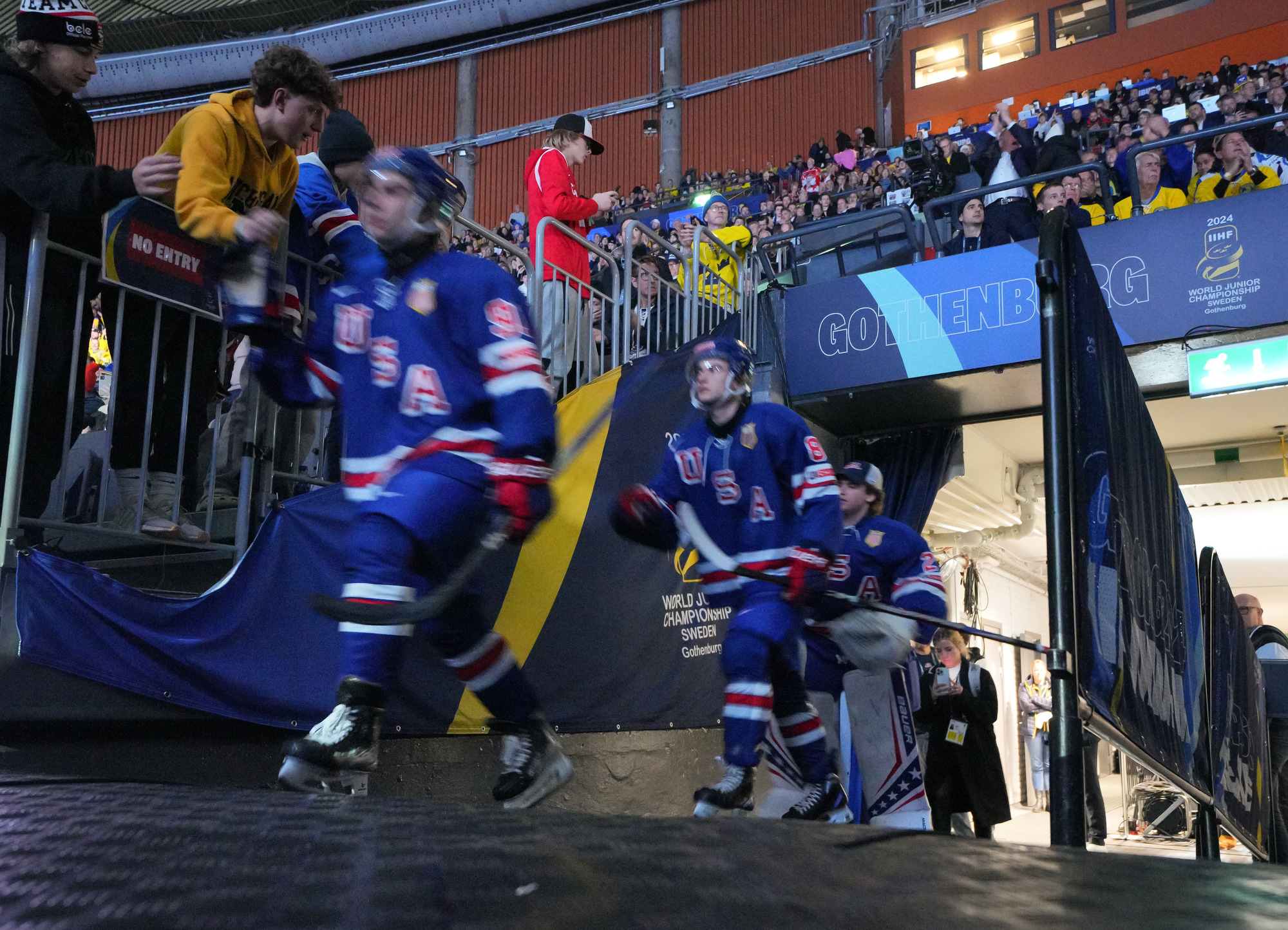 IIHF Gallery United States vs Finland (SF) 2024 IIHF World Junior