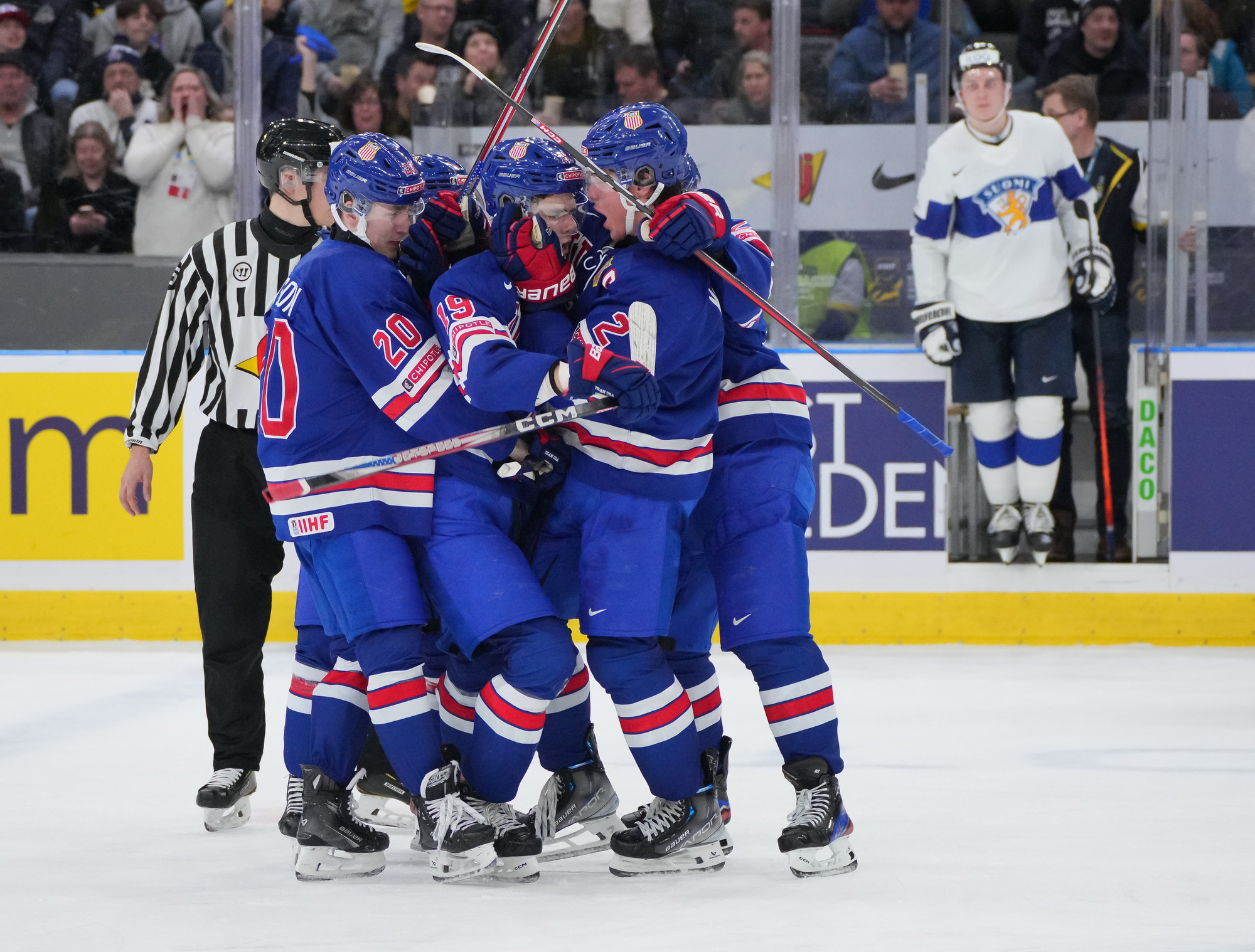 IIHF Gallery United States vs Finland (SF) 2024 IIHF World Junior