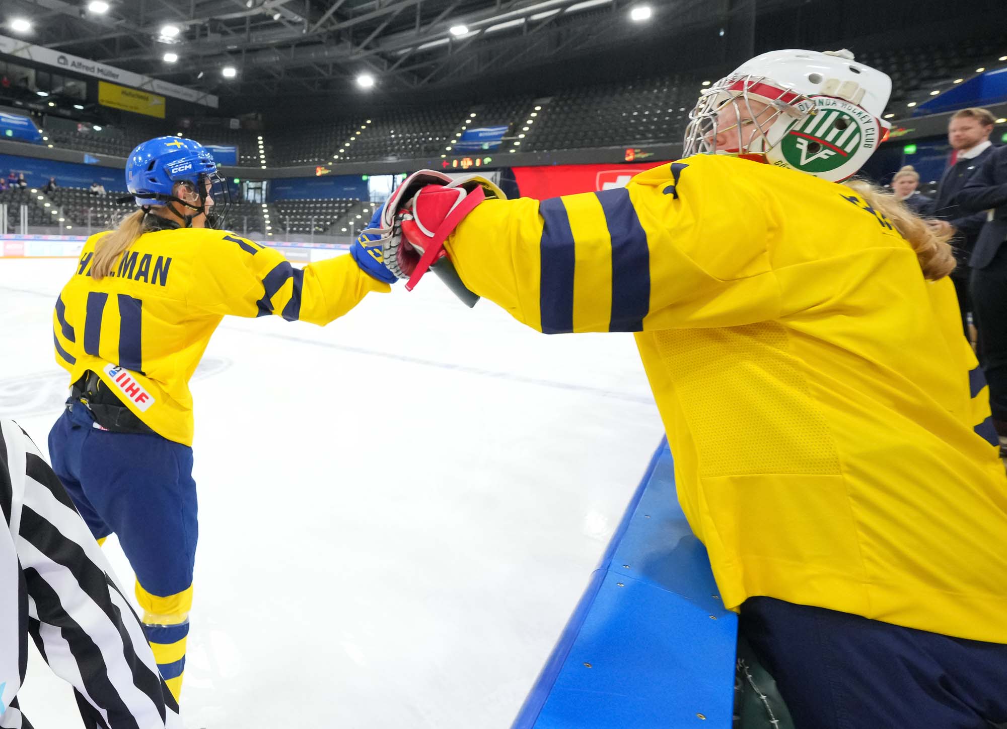 IIHF Swedes Secure Fifth Place   111703 G20 Swevsvk0013ac 