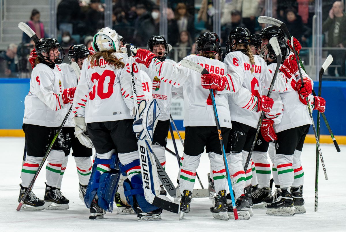 IIHF – zelts Ungārijai un Latvijai