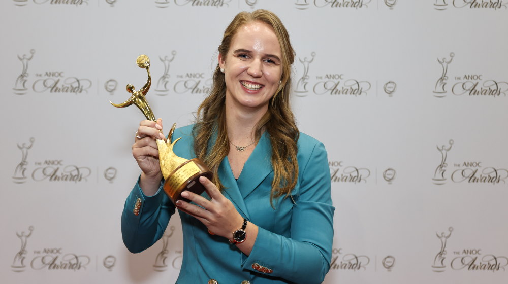 iihf-canadian-women-honoured